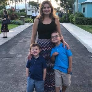 Meet your Posher, Angela